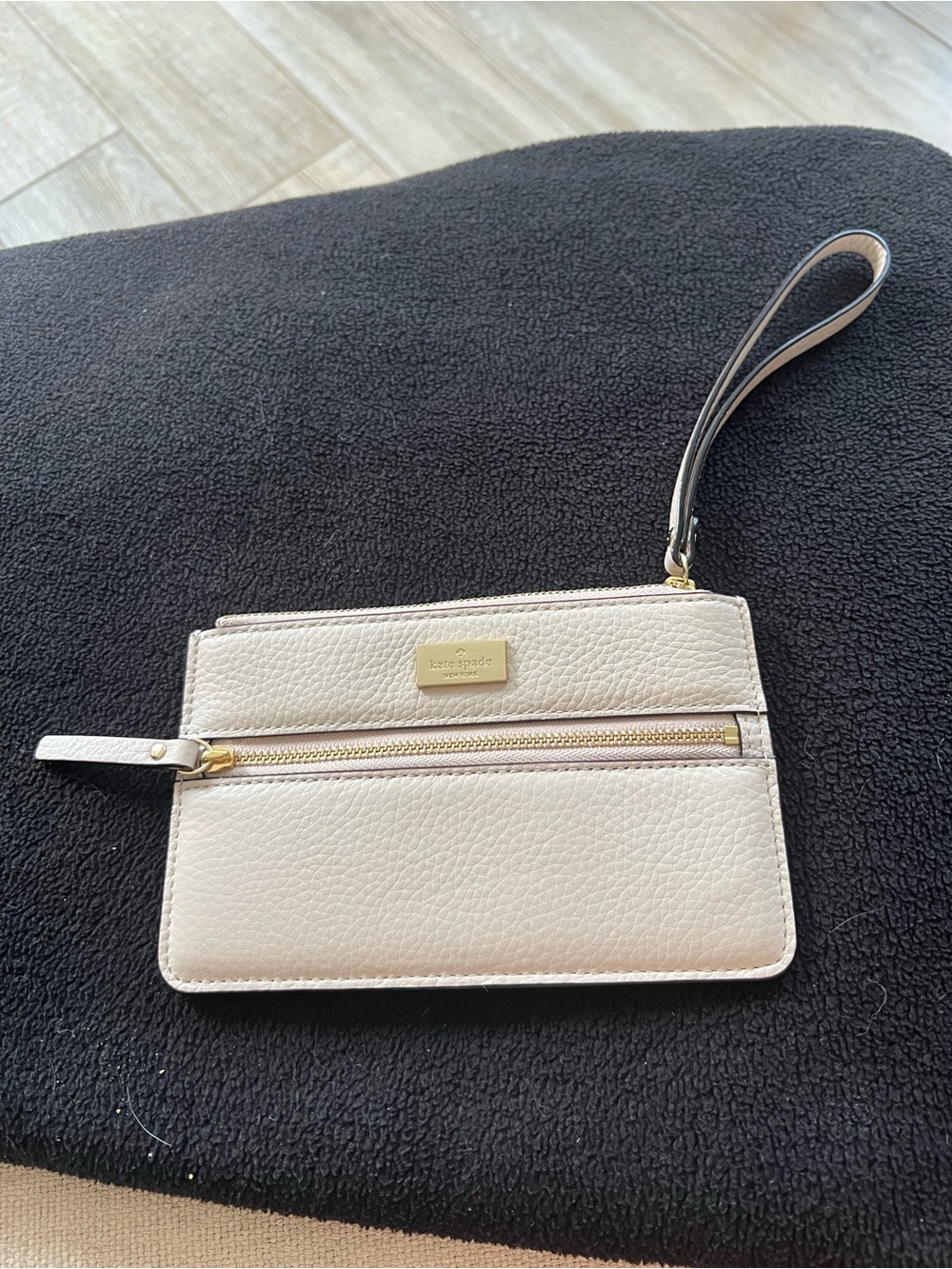 kate spade cream pebbled leather wristlet clutch with gold hardware
